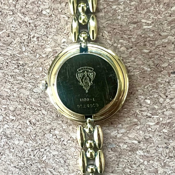 Gucci 1100L Women’s Gold Plated Watch w/ Original Box & 5 Interchangeable Bezels - Picture 7 of 10